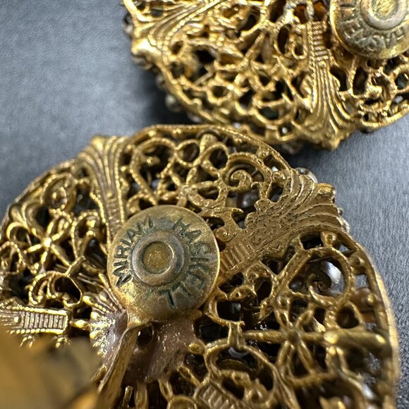 VINTAGE MIRIAM HASKELL GOLD PLATED FAUX PEARLS RHINESTONES CLIP ON EARRINGS - Picture 8 of 13